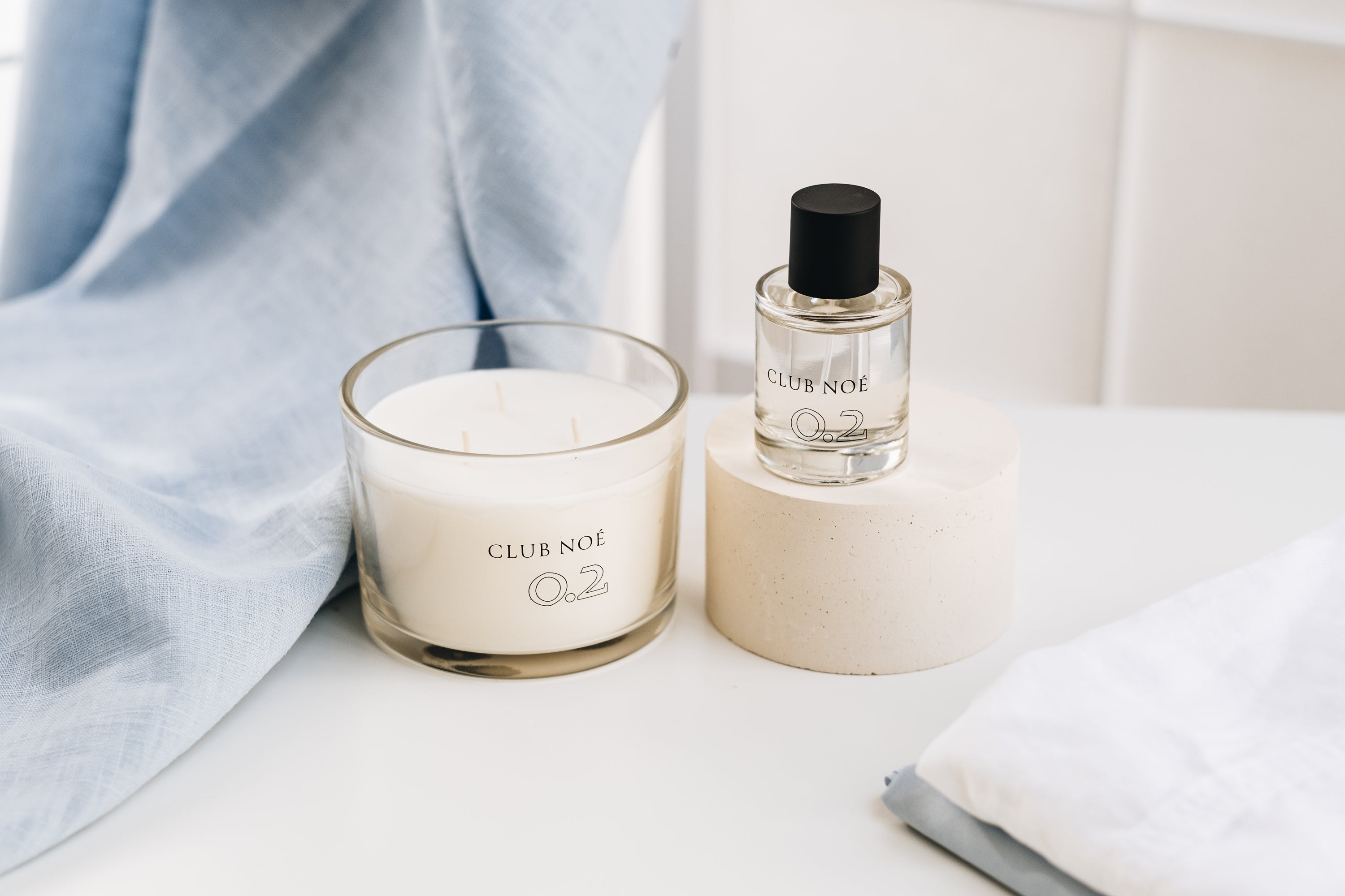 0.2 Soul Set bestehend aus 0.2 Eau de Parfum und 0.2 Duftkerze in durchsichtigem Glas, von Club Noe