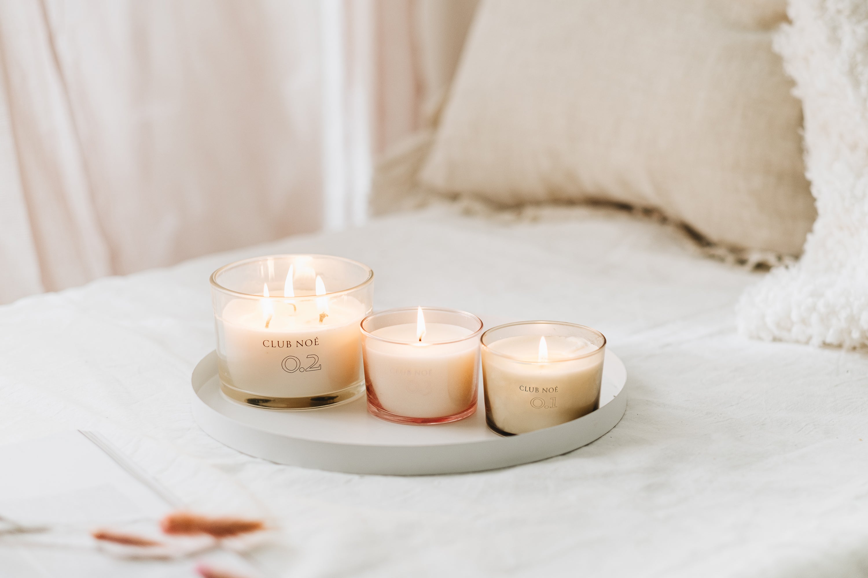 All Collections Candles Set bestehend aus den Duftkerzen 0.1, 0.2 und 0.3 in durchsichtigem Glas, von Club Noe