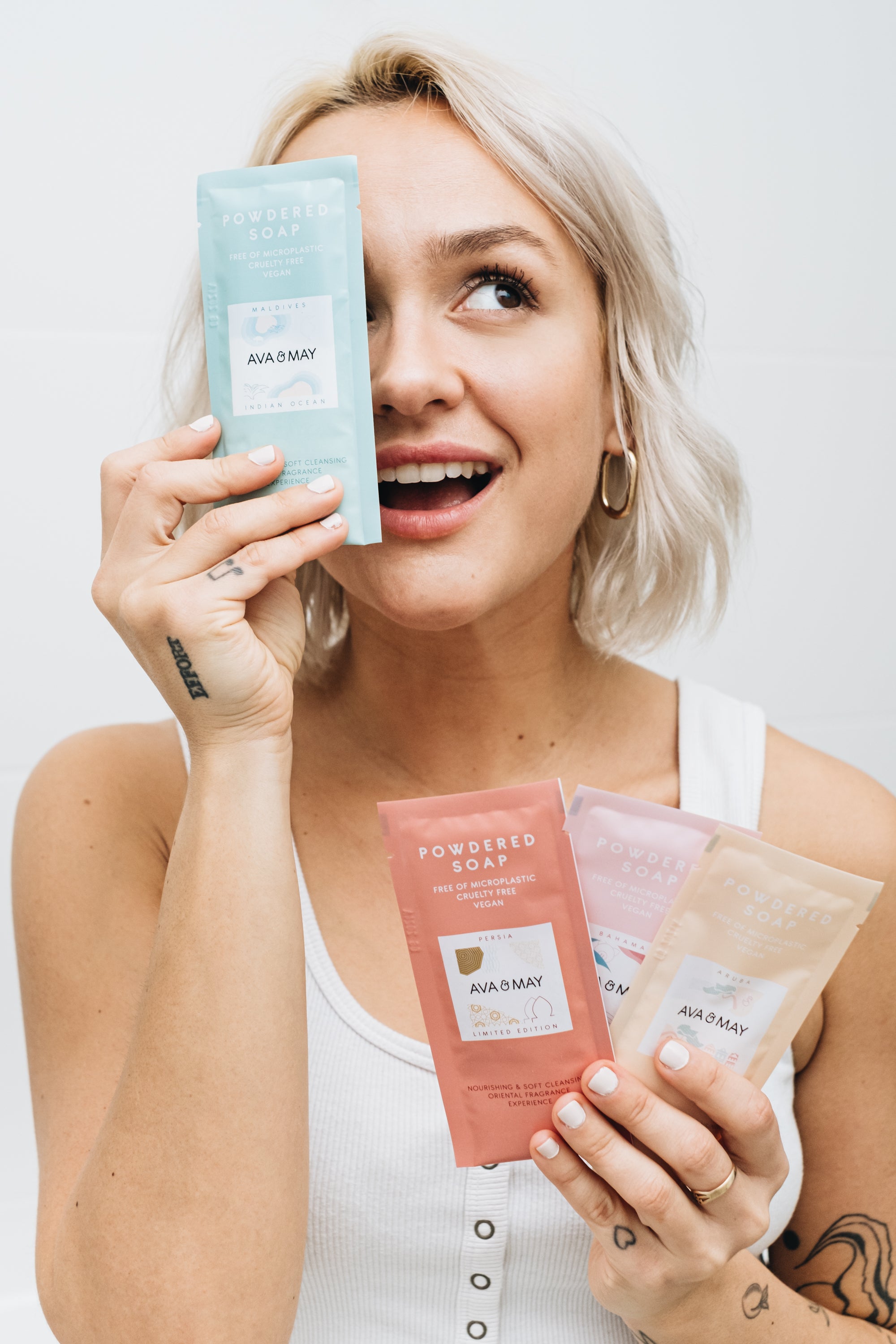 Powdered Soap Discovery Set mit vier unterschiedlichen Seifen-Düften, von AVA & MAY