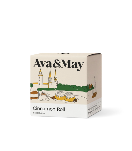Ava&May Cinnamon Roll Kerze, 220 Gramm, mit einer Illustration der Stadt Stockholm