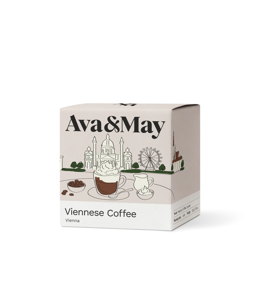 Ava&May Kerzenschachtel Viennese Coffee, 220 Gramm, mit einer Illustration der Stadt Wien und ihrer Sehenswürdigkeiten