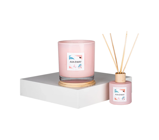 Bahamas Paradies Set bestehend aus Kerze und Duftstäbchen in rosa Glas, von AVA & MAY
