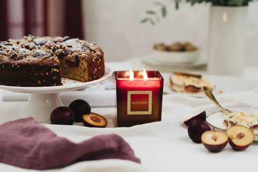 Plum Cake Große Duftkerze - Ava&May - Germany