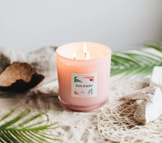 Bahamas Paradies Set bestehend aus Kerze und Duftstäbchen in rosa Glas, von AVA & MAY