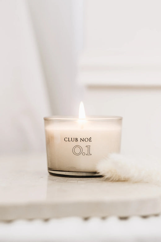 0.1 Duftkerze mit sanfter Jasmin Duftnote in durchsichtigem Glas, von Club Noe