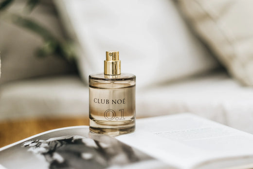 0.1 Eau de Parfum mit sanfter Jasmin Duftnote in durchsichtigem Glas, von Club Noe