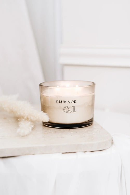 0.1 große Duftkerze mit einer sanfter Jasmin Duftnote in durchsichtigem Glas, von Club Noe