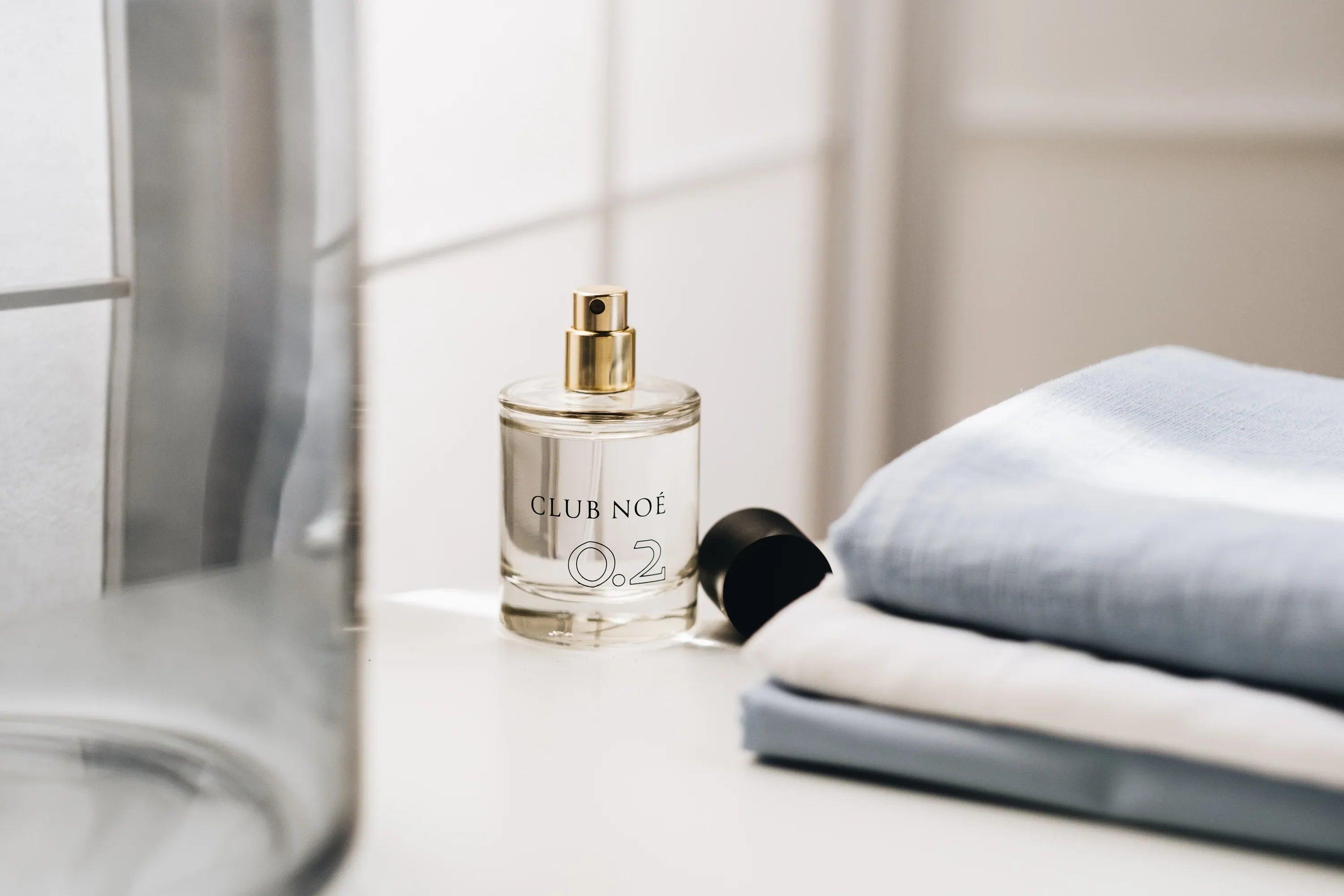 0.2 Eau de Parfum mit einer frischen Duftnote in durchsichtigem Glas, von Club Noe