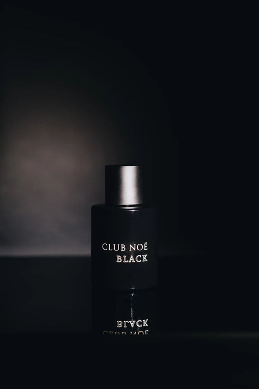 Black Eau de Parfum mit frisch-würzigem Unisex-Duft, in schwarzer Flasche, von Club Noe