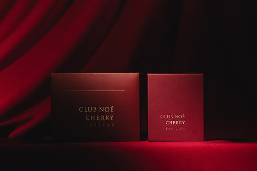 Cherr Soul Set bestehend aus Parfum und Duftkerze mit frischem Kirschduft in dunkerotem Glas, von Club Noe