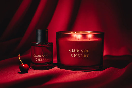 Cherr Soul Set bestehend aus Parfum und Duftkerze mit frischem Kirschduft in dunkerotem Glas, von Club Noe