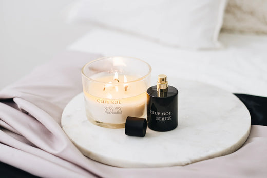 Clean Spirit Set bestehend aus der 0.2 Duftkerze und dem Black Parfum, von Club Noe