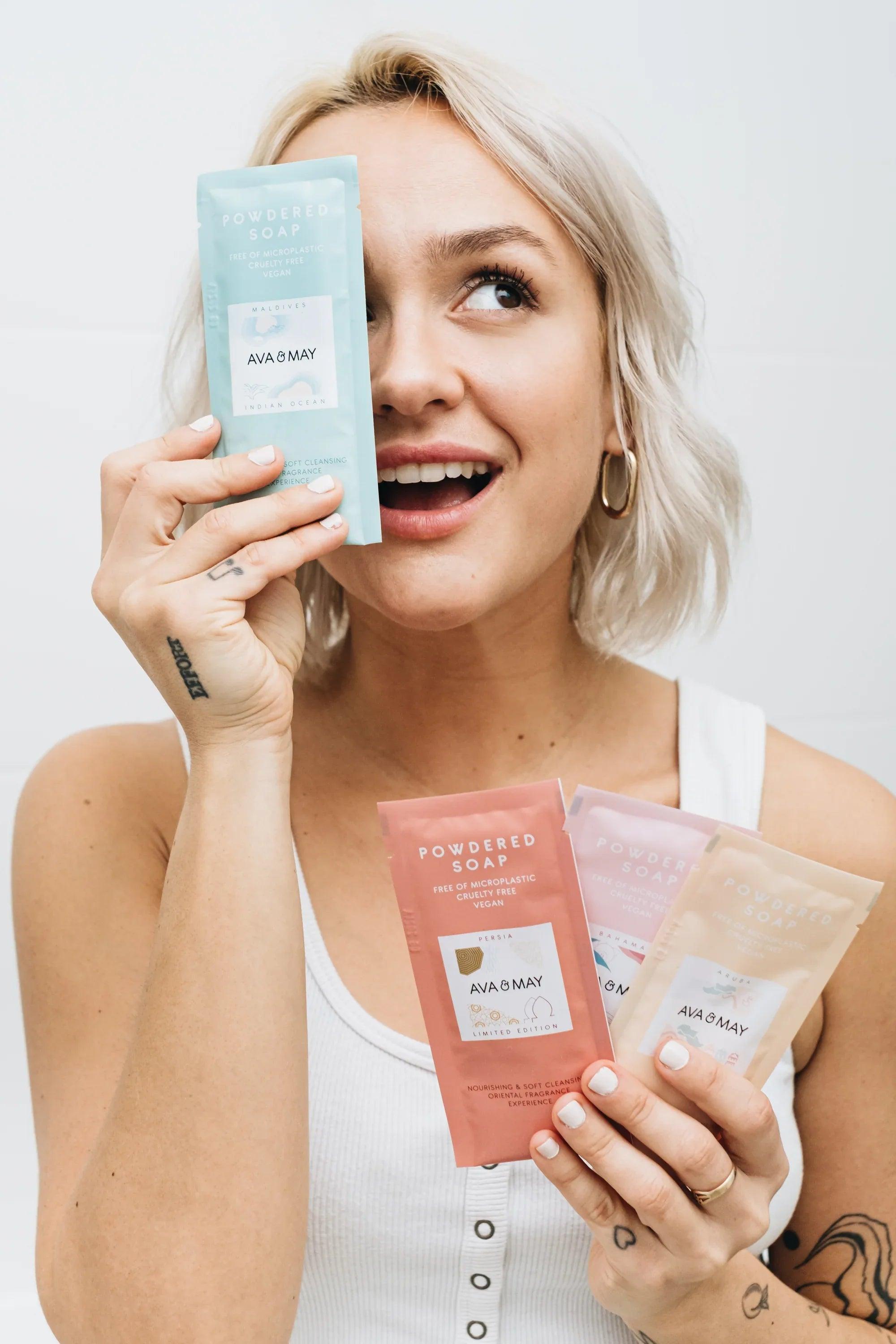 Powdered Soap Discovery Set mit vier unterschiedlichen Seifen-Düften, von AVA & MAY