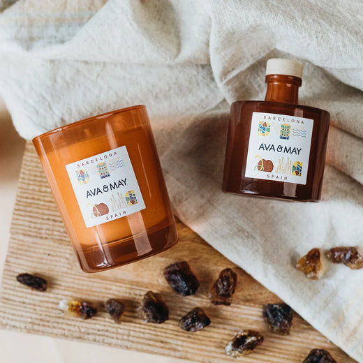 Barcelona Home Fragrance Set bestehend aus Duftkerze und Duftstäbchen, von AVA & MAY