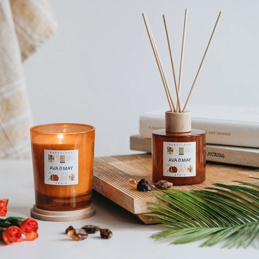 Barcelona Home Fragrance Set bestehend aus Duftkerze und Duftstäbchen, von AVA & MAY